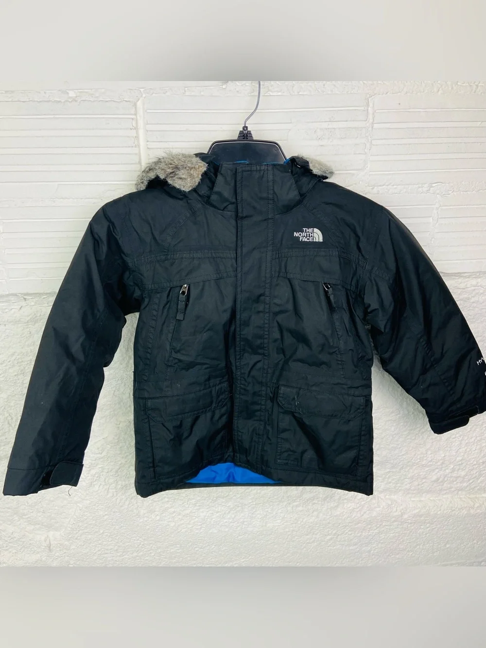 The North Face Black Kids Puffer Jacket with Faux Fur Hood Trim size 5